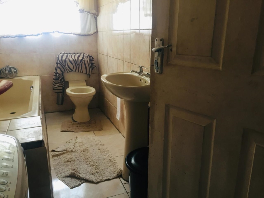 5 Bedroom Property for Sale in Mdantsane Nu 17 Eastern Cape